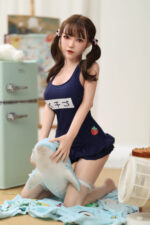 梅亞洲真實感性愛娃娃，C杯，超柔軟矽膠，150厘米（4'9英尺）。產品編號                UNA-Mei - Image 4